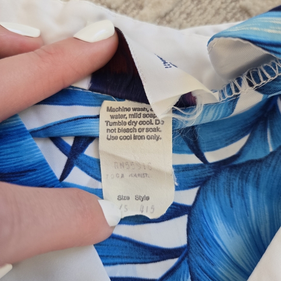 Resort Line White and Blue Hawaiian Caftan with Waist Tie - Picture 15 of 15